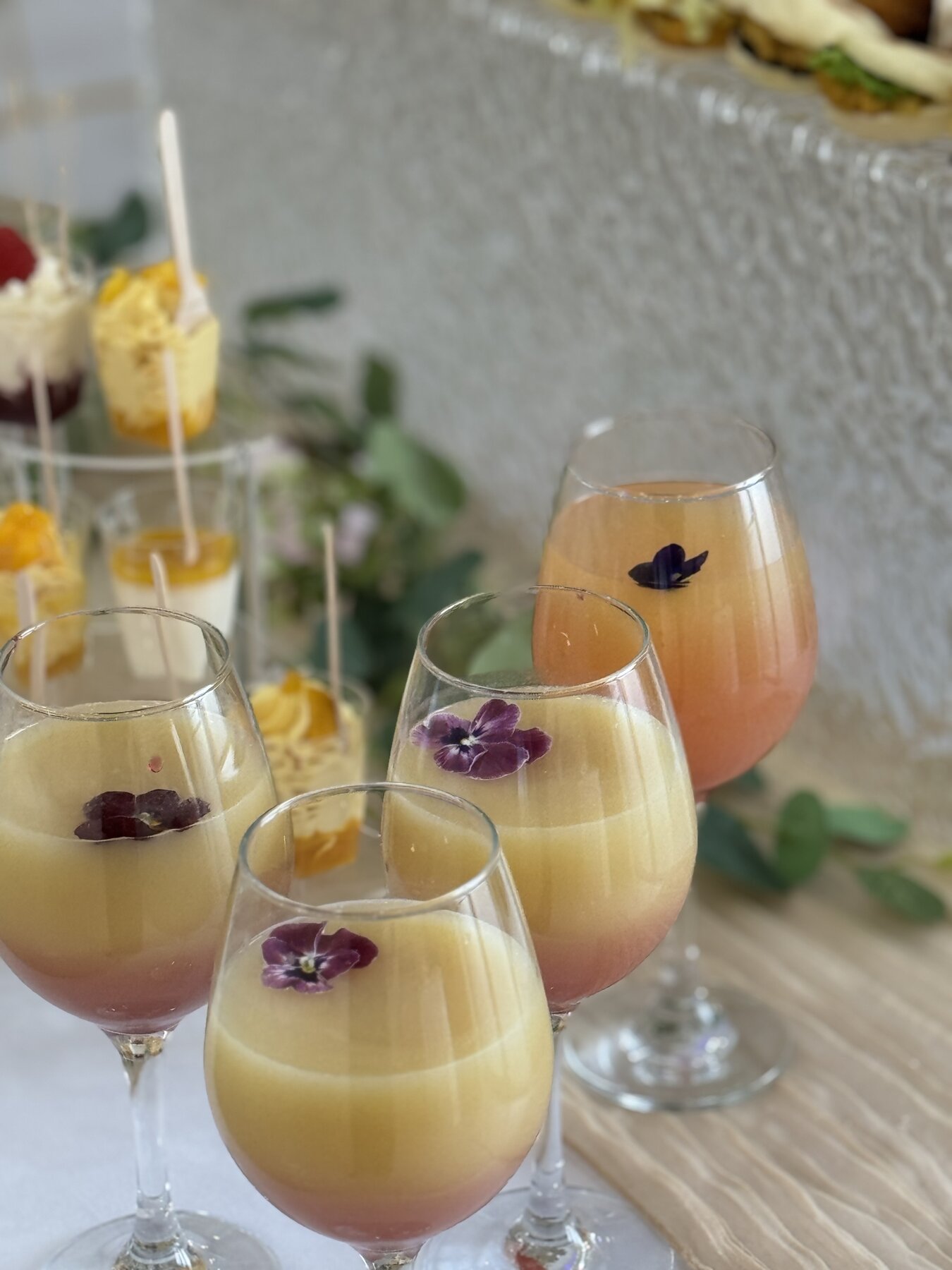 Trio de cocktails sans alcool en coupe pour réception au Festif