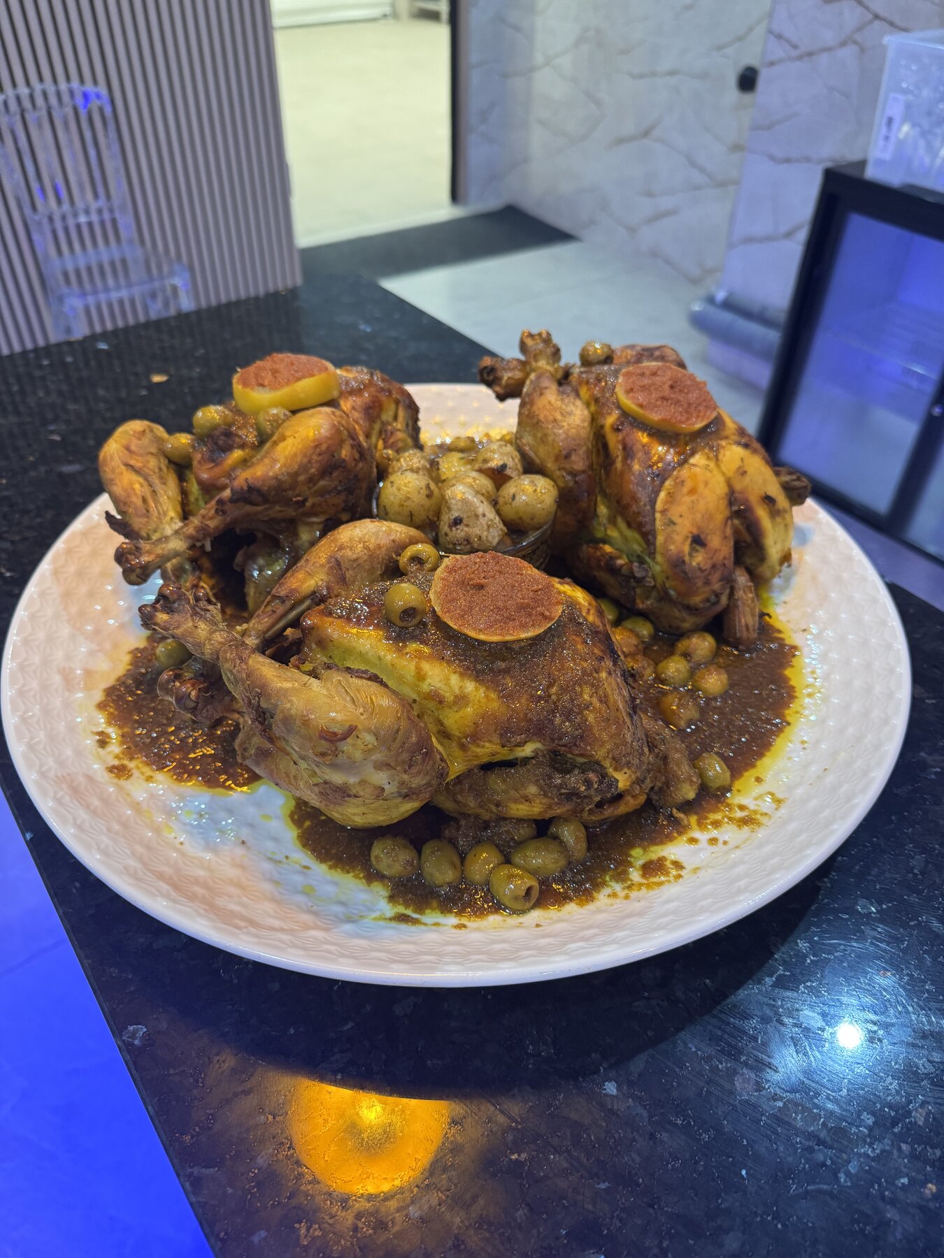 Plat chaud de réception pour buffet traiteur au Festif
