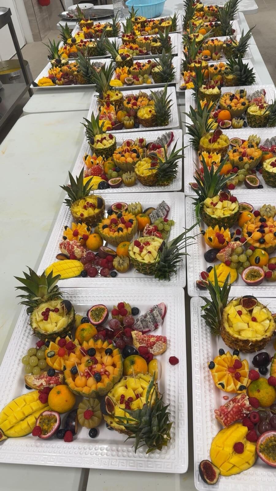 Plateau de fruits frais découpés pour réception traiteur