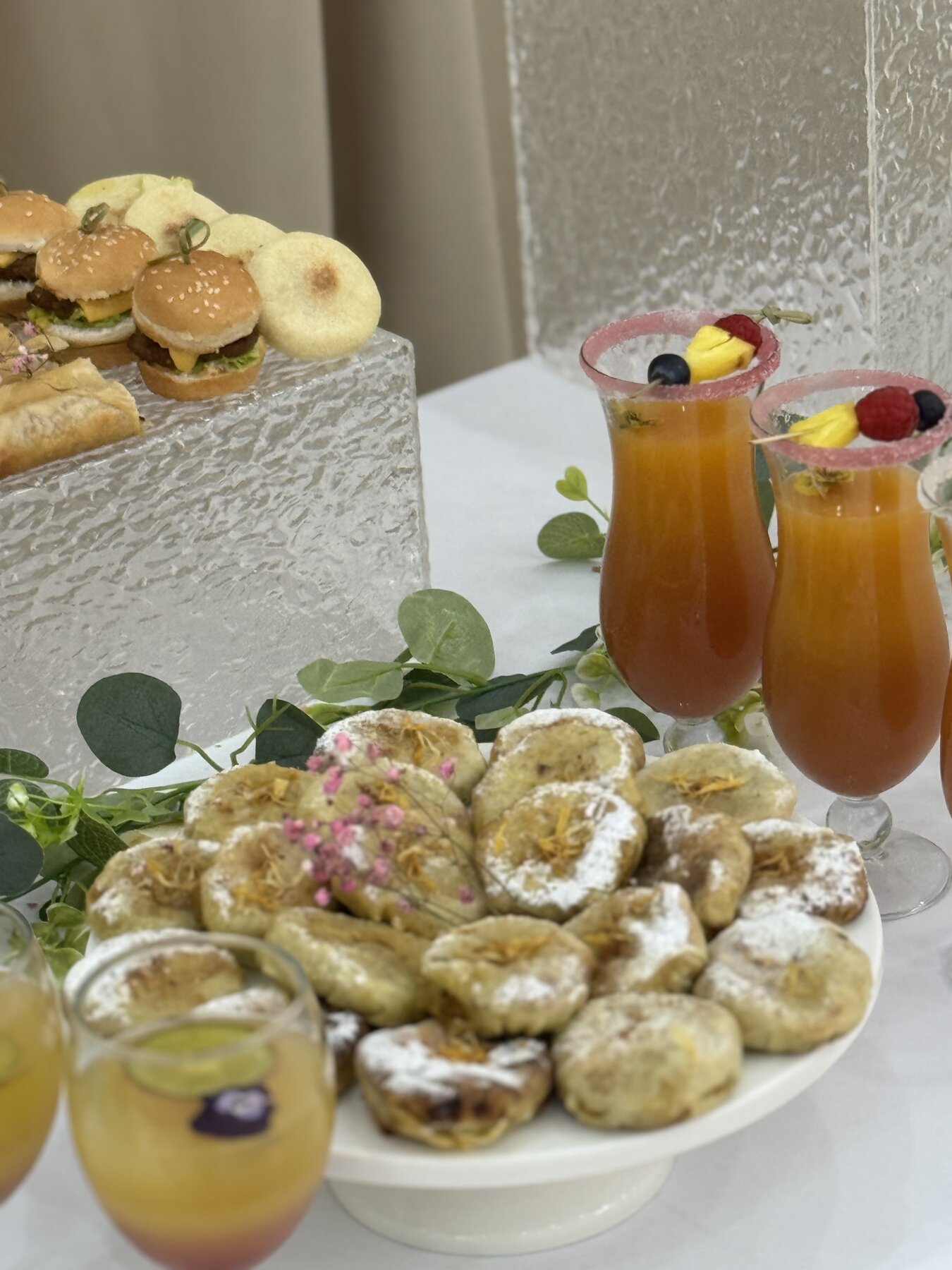 Apéritif avec bouchées et boissons pour réception au Festif