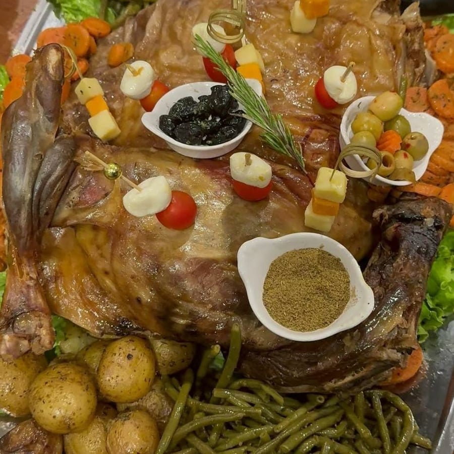 Gigot d'agneau rôti pour buffet traiteur au Festif à Chambly